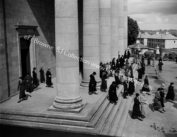 CONGREGATION LEAVING R.C. CATHEDRAL